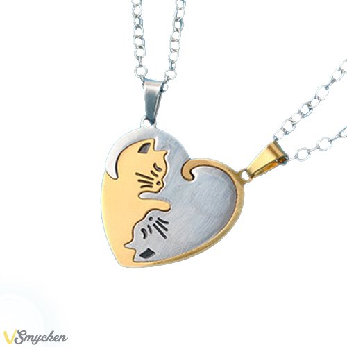 två katter kramas i 2 Delbart hjärta halsband i guld och silver